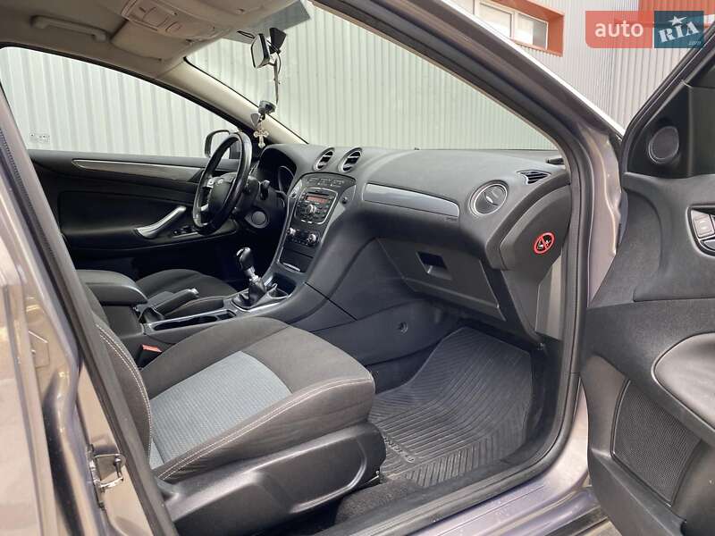 Седан Ford Mondeo 2011 в Хмельницком