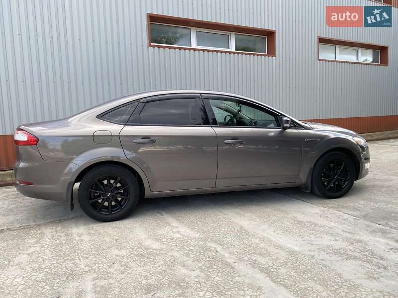 Седан Ford Mondeo 2011 в Хмельницком