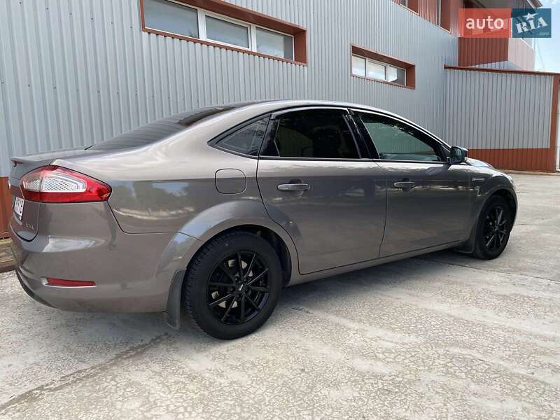 Седан Ford Mondeo 2011 в Хмельницком