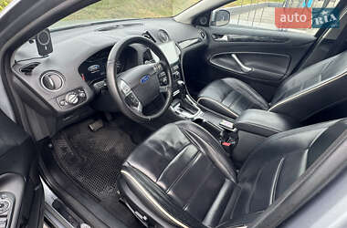 Седан Ford Mondeo 2011 в 