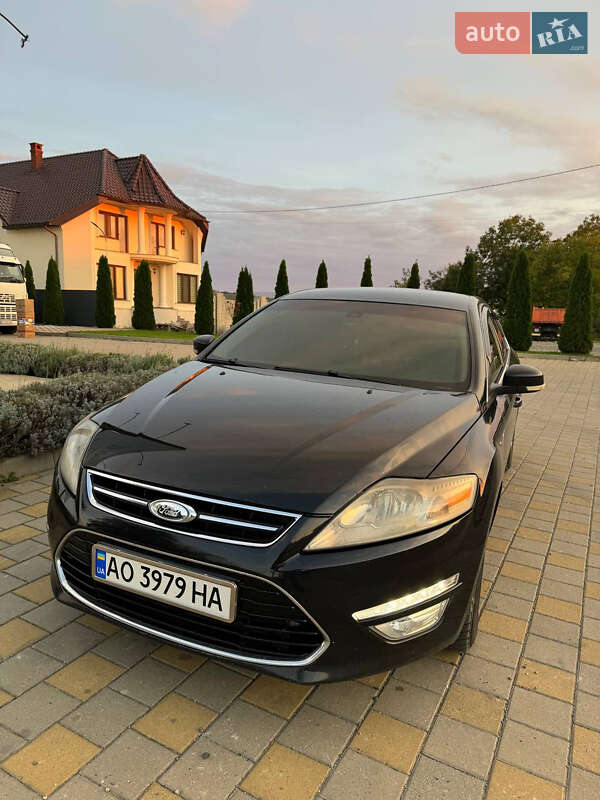 Седан Ford Mondeo 2011 в Мукачево