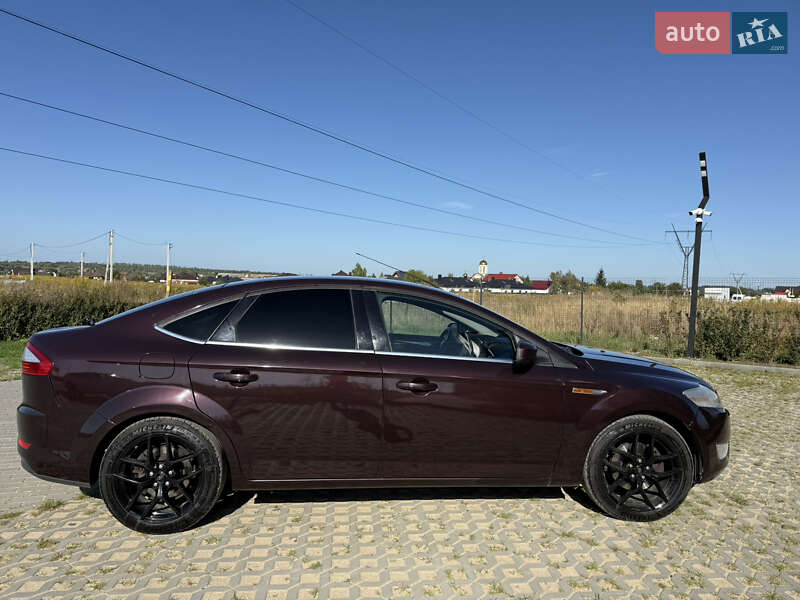 Седан Ford Mondeo 2010 в Луцке