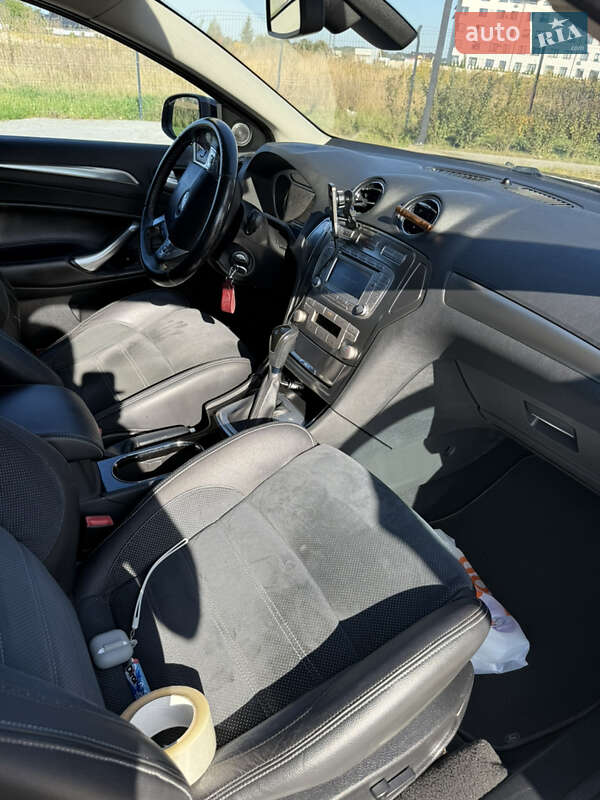 Седан Ford Mondeo 2010 в Луцке