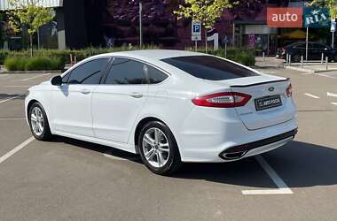 Седан Ford Mondeo 2015 в 