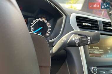 Седан Ford Mondeo 2015 в 