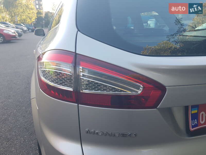 Универсал Ford Mondeo 2013 в Ровно