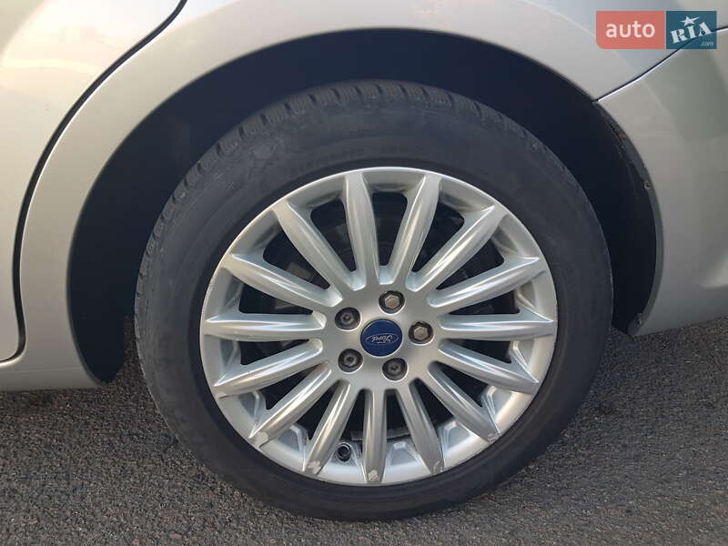 Универсал Ford Mondeo 2013 в Ровно