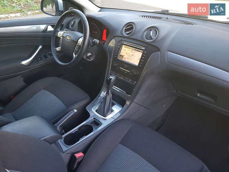Универсал Ford Mondeo 2013 в Ровно