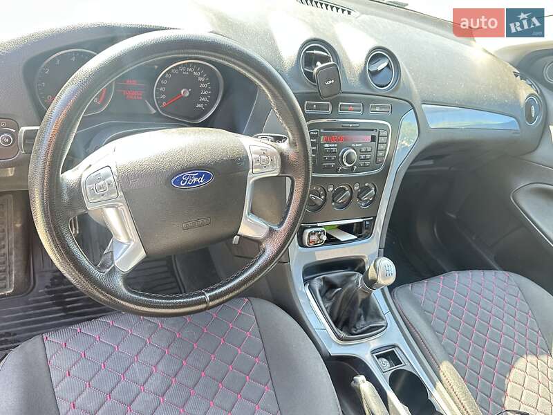 Седан Ford Mondeo 2011 в Тернополі