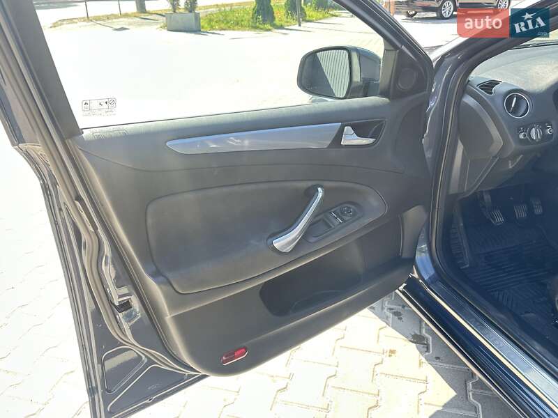 Седан Ford Mondeo 2011 в Тернополі