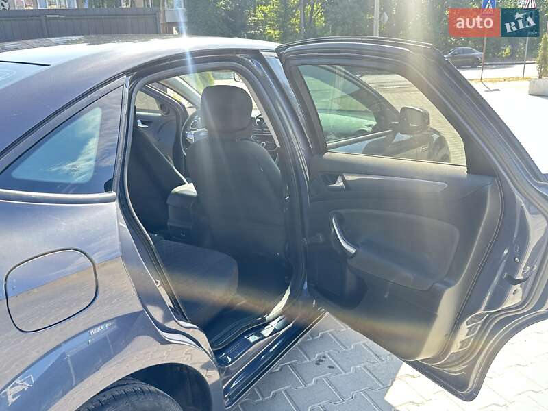 Седан Ford Mondeo 2011 в Тернополі