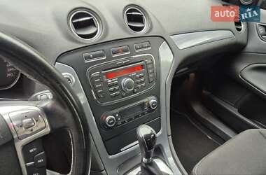 Седан Ford Mondeo 2012 в  фото 26 Седан Ford Mondeo 2012 в