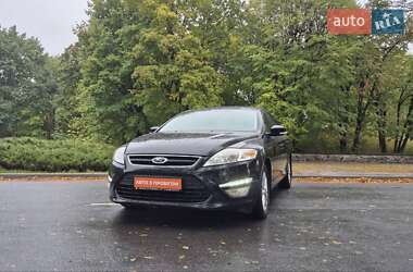 Седан Ford Mondeo 2012 в  Седан Ford Mondeo 2012 в