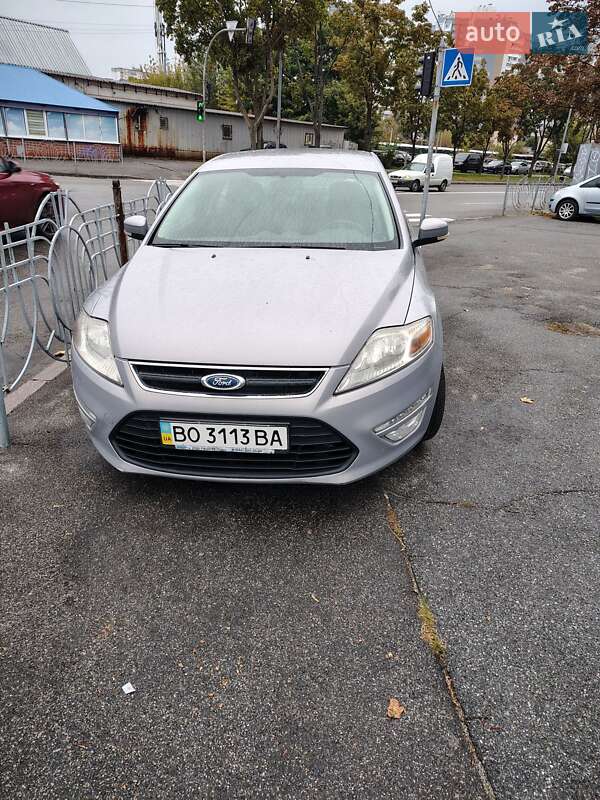 Лифтбек Ford Mondeo 2012 в 