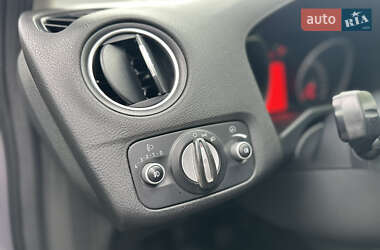 Седан Ford Mondeo 2011 в 