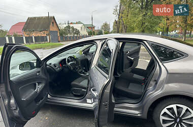 Седан Ford Mondeo 2011 в 
