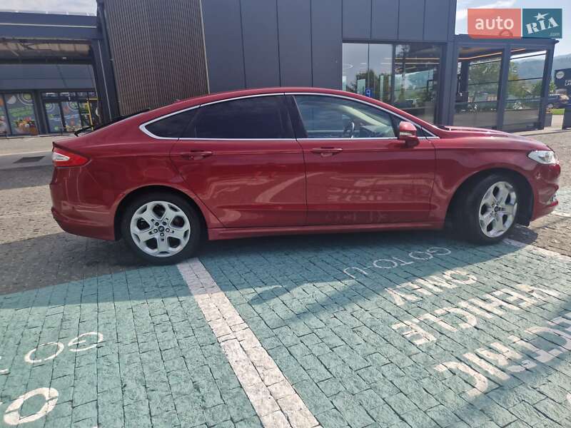 Седан Ford Mondeo 2016 в 