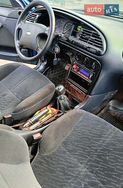 Лифтбек Ford Mondeo 1994 в 