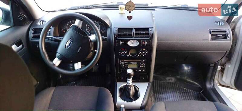 Седан Ford Mondeo 2003 в Львове