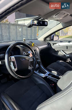 Седан Ford Mondeo 2012 в 