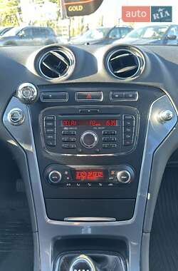 Седан Ford Mondeo 2011 в 