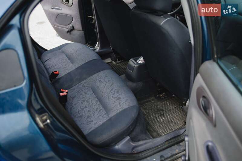 Лифтбек Ford Mondeo 1998 в Кременчуге