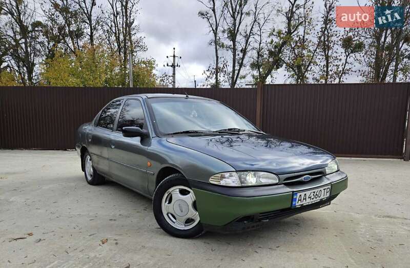 Седан Ford Mondeo 1993 в 