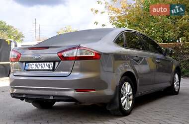 Седан Ford Mondeo 2011 в 