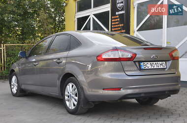 Седан Ford Mondeo 2011 в 