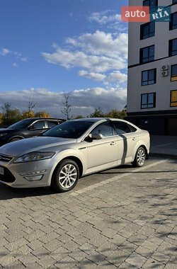 Седан Ford Mondeo 2011 в 
