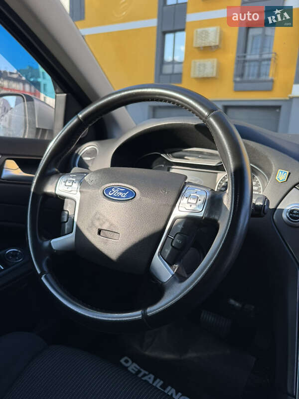 Седан Ford Mondeo 2011 в Ивано-Франковске
