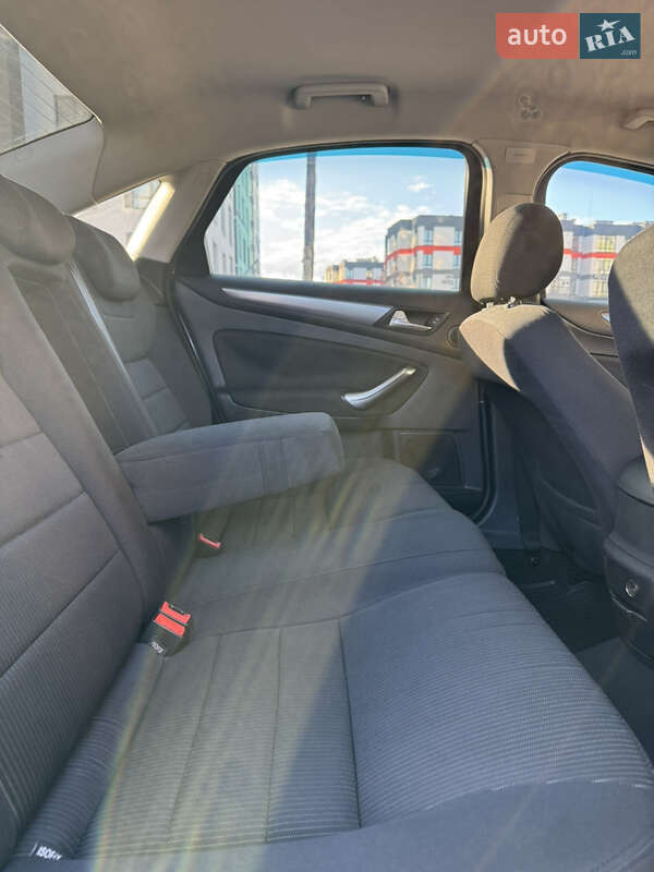 Седан Ford Mondeo 2011 в Ивано-Франковске