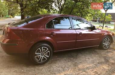 Лифтбек Ford Mondeo 2001 в 