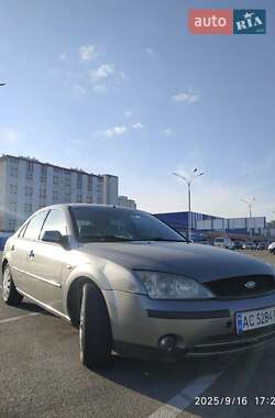 Лифтбек Ford Mondeo 2001 в 
