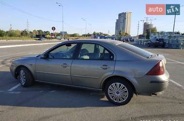 Лифтбек Ford Mondeo 2001 в 