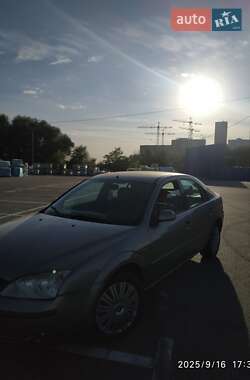 Лифтбек Ford Mondeo 2001 в 
