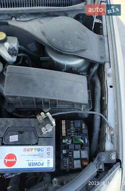Лифтбек Ford Mondeo 2001 в 
