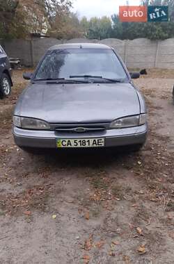 Седан Ford Mondeo 1993 в Павлограді