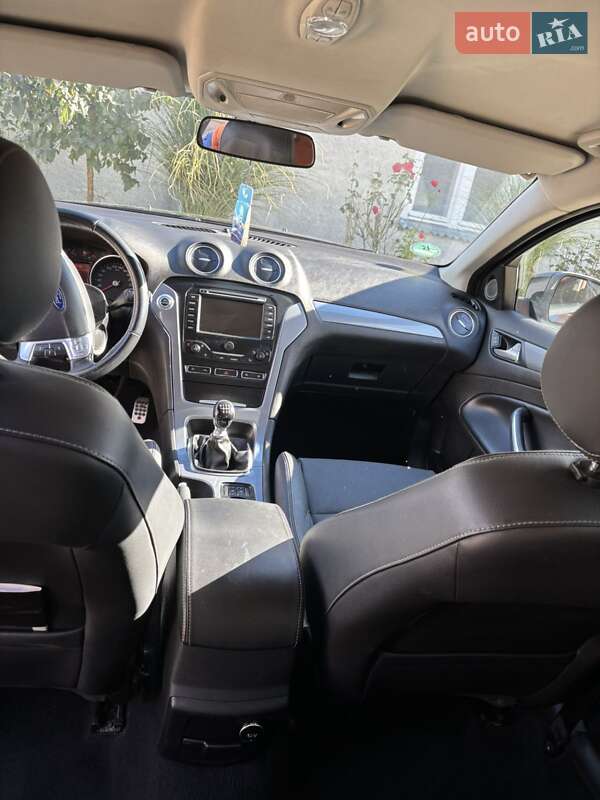 Універсал Ford Mondeo 2012 в Мукачевому