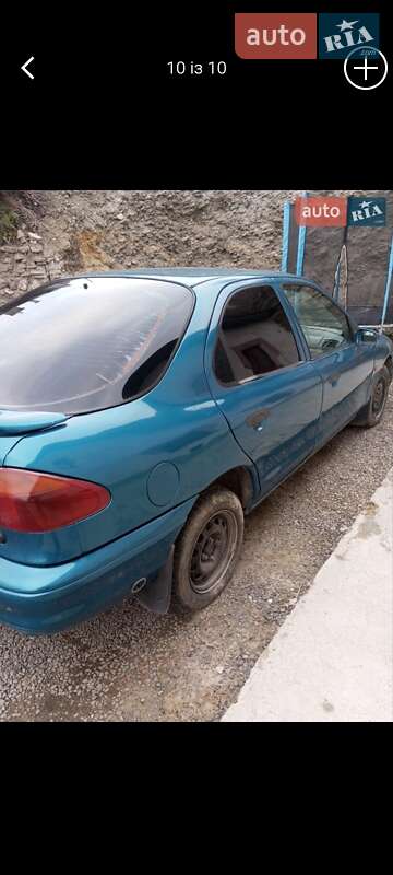Ліфтбек Ford Mondeo 1993 в Чорткові