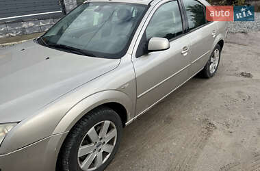Лифтбек Ford Mondeo 2005 в 