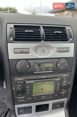 Лифтбек Ford Mondeo 2005 в 
