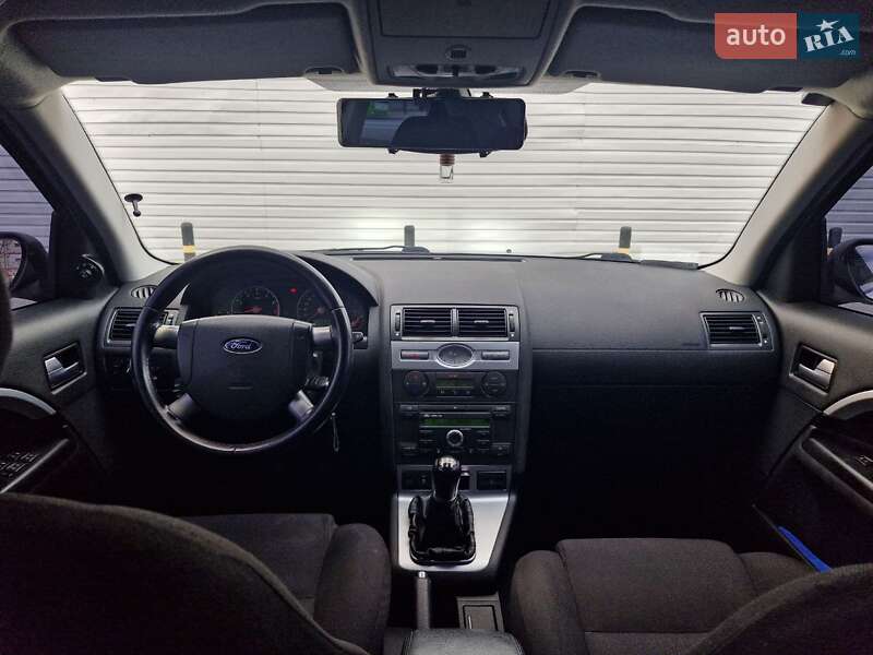 Ліфтбек Ford Mondeo 2004 в Харкові