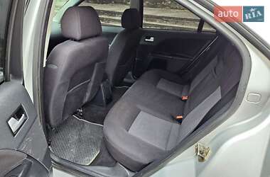 Седан Ford Mondeo 2005 в  фото 16 Седан Ford Mondeo 2005 в