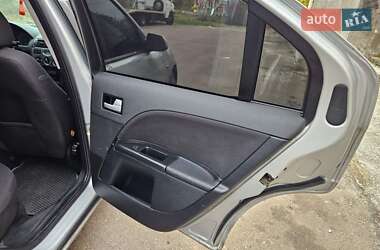 Седан Ford Mondeo 2005 в  фото 20 Седан Ford Mondeo 2005 в