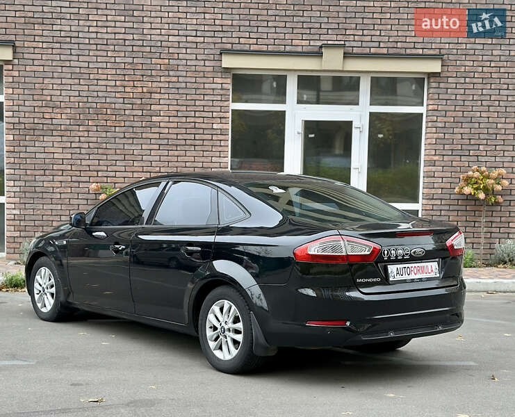 Седан Ford Mondeo 2011 в Киеве