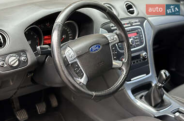 Седан Ford Mondeo 2011 в  фото 17 Седан Ford Mondeo 2011 в