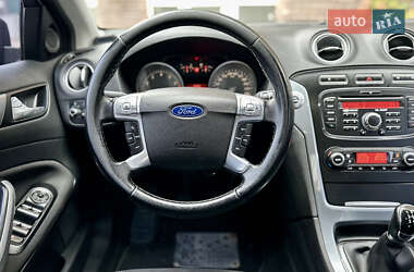 Седан Ford Mondeo 2011 в  фото 20 Седан Ford Mondeo 2011 в