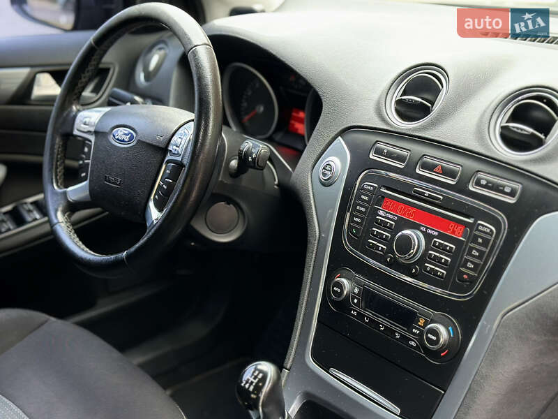 Седан Ford Mondeo 2011 в Киеве