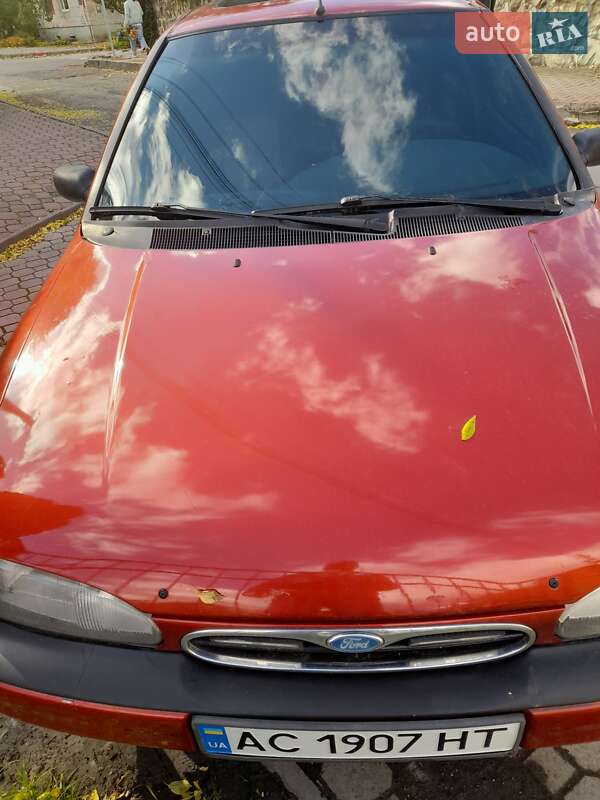 Седан Ford Mondeo 1993 в Луцке